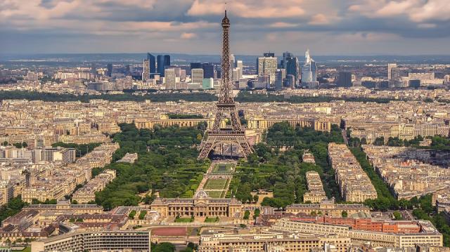 Paríž letecky
