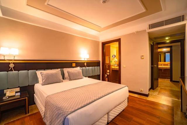 Royal Atlantis Spa & Resort