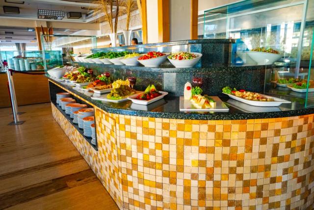 Royal Atlantis Spa & Resort