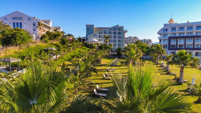 Royal Atlantis Spa & Resort