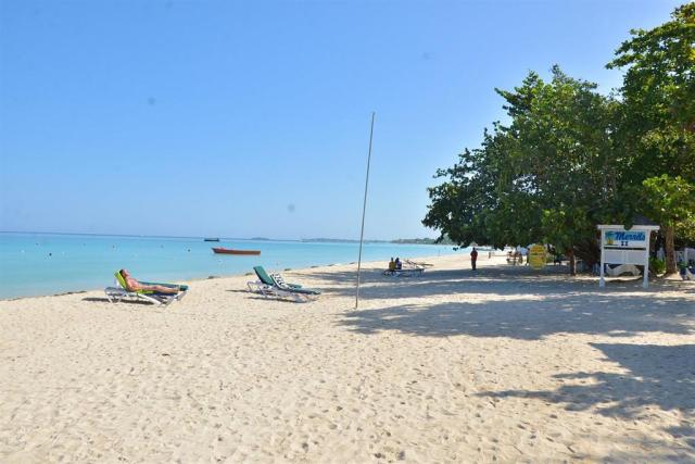 Merrils Beach Resort I.