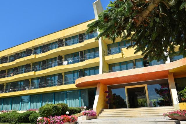 AmbassadorGoldenSands-3.jpg