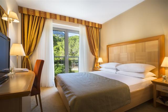 03_Aminess_Grand_Azur_Hotel_Rooms_double_room_park_side__(3).jp