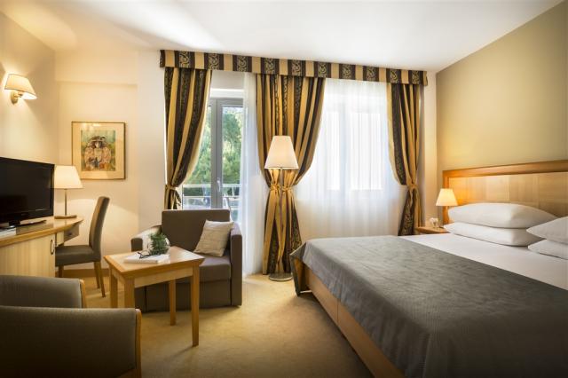 03_Aminess_Grand_Azur_Hotel_Rooms_double_room_superior_park_sid