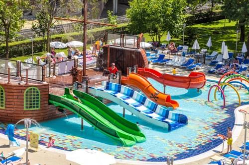 Laguna-Park-Pirate-Ship-Kids-pool.jpg