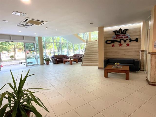 reception lobby_01.JPG