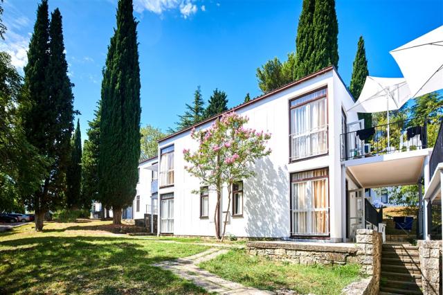 Apartments_Astra_Plava_Laguna_2020_Landscape_Entrance_-6.jpg