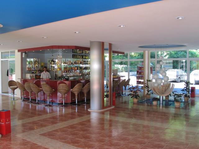 lobby 109_0946.jpg