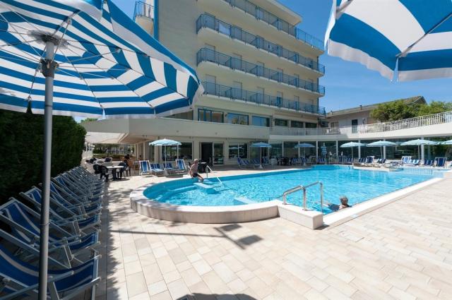 piscina-hotel-miami-jesolo-venezia-1.jpeg