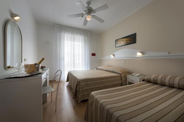 camera-tripla-hotel-miami-jesolo-venezia.jpeg