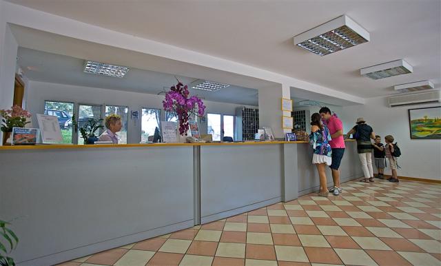 Resort_Splendid_Reception (1).jpg