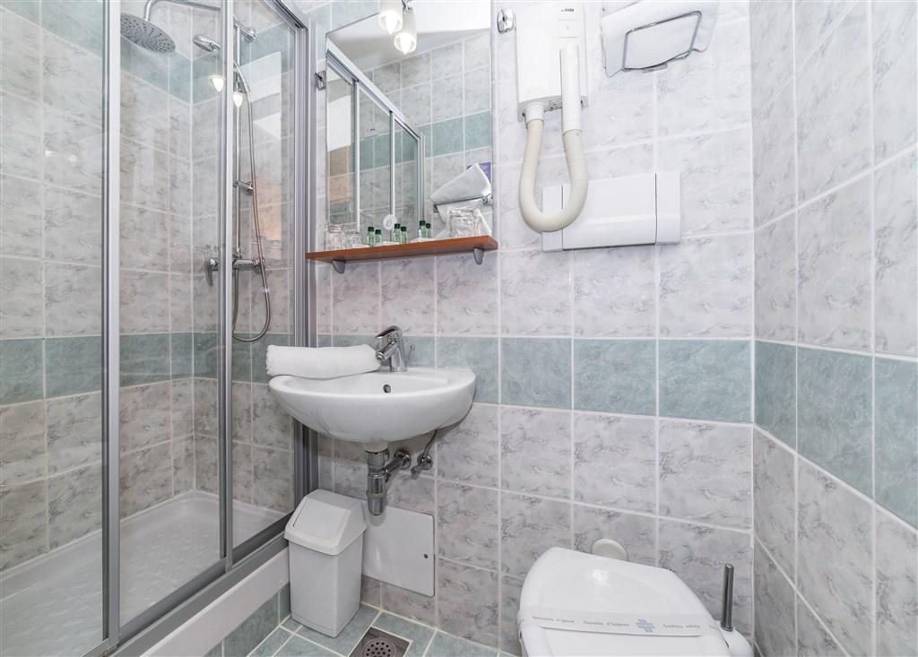 Double room2.jpg