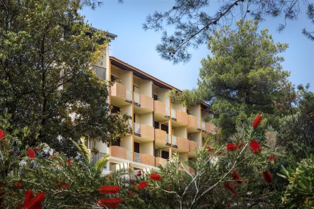 Lopar_Family_Hotel_exterior_1_1623763557.jpg