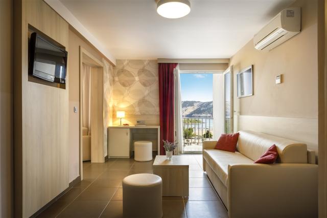 Lopar_Family_Hotel_Junior_family_suite__balcony_01_1623759356.j