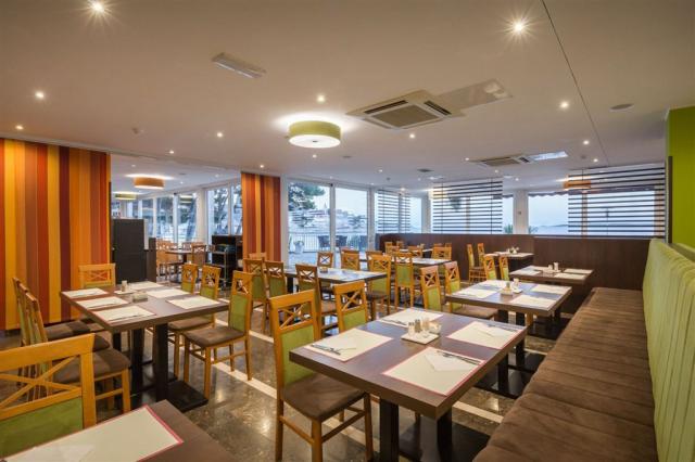 restaurant_35_16879189526_o.jpg