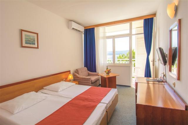 1. Superior Double Room Sea Side with Balcony_Bluesun Holiday V