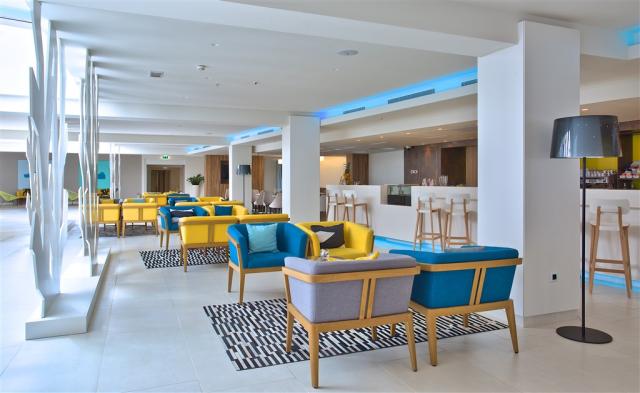 Park_Plaza_Belvedere_BarRestaurant_Lobbybar_02.jpg
