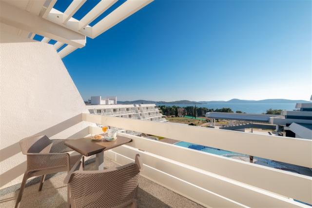 Double Room, sea view balcony (2).jpg