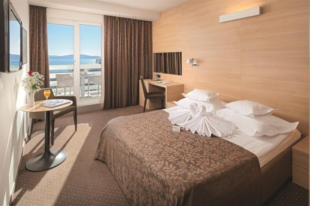 Double Room, sea view balcony (4).jpg