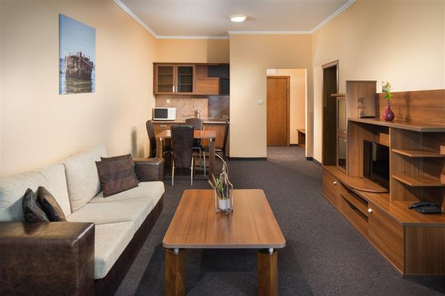APP - LIVING ROOM.jpg