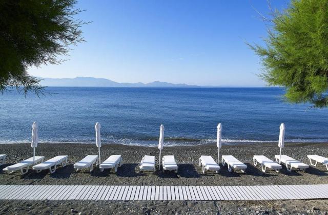 Dimitra Beach Hotel & Suites