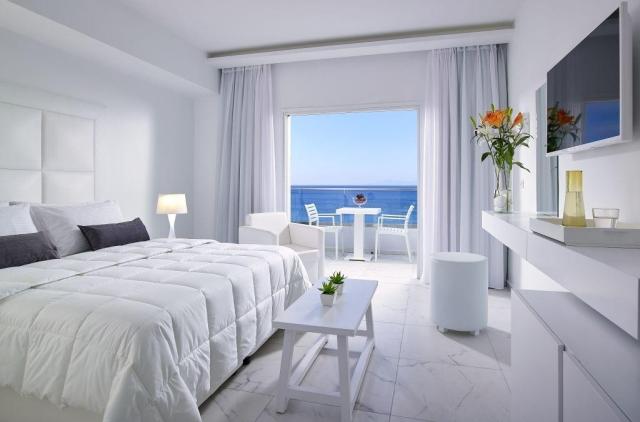 Dimitra Beach Hotel & Suites
