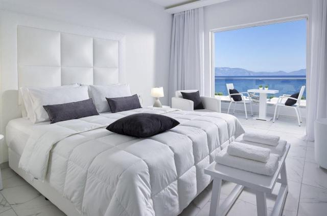 Dimitra Beach Hotel & Suites