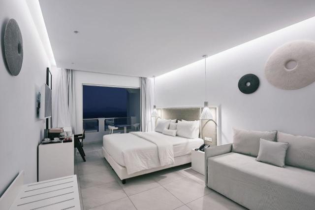 Dimitra Beach Hotel & Suites