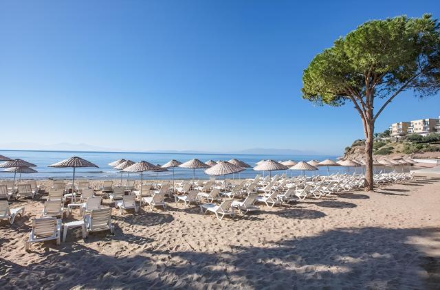 Aria Claros Beach
