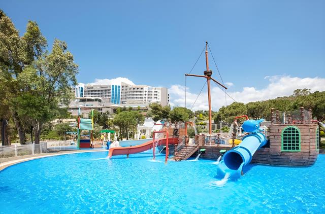 Aria Claros Beach