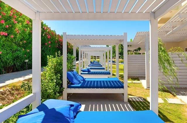 Delfinia Resort