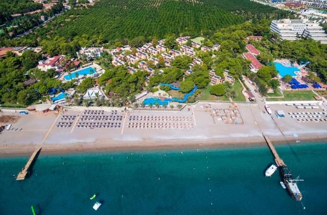 Pirates Beach Club