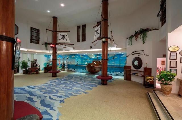 Pirates Beach Club