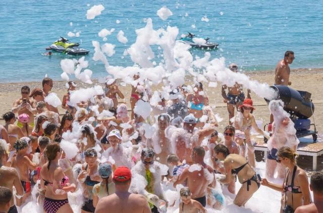 Pirates Beach Club