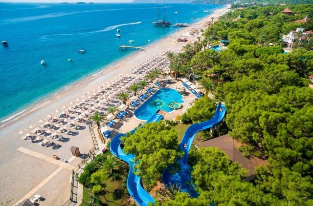 Pirates Beach Club