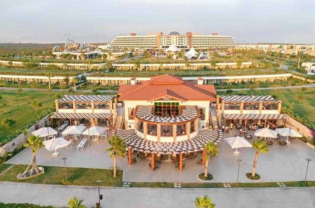 Aquasis de Luxe Resort and Spa