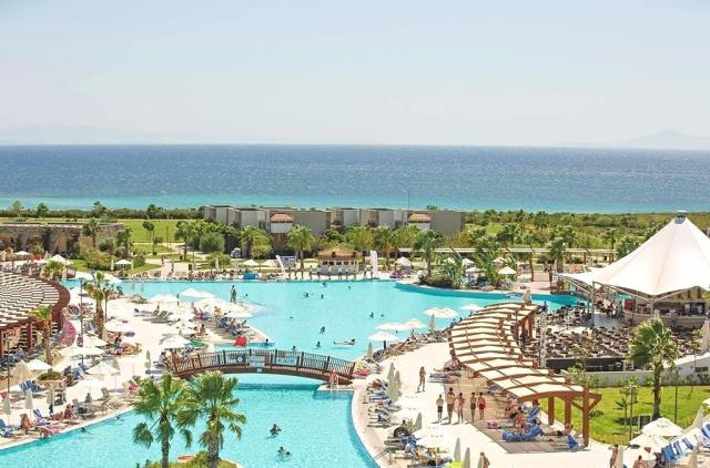 Aquasis de Luxe Resort and Spa