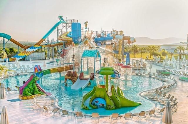 Aquasis de Luxe Resort and Spa