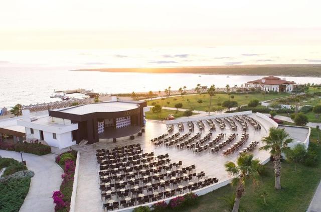 Aquasis de Luxe Resort and Spa
