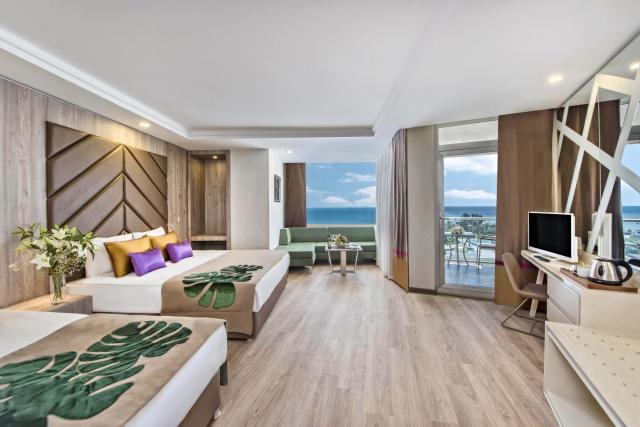Delphin Be Grand Resort