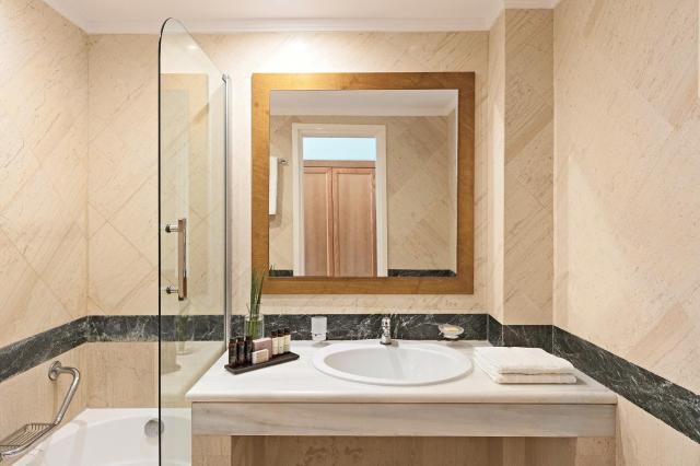 Mitsis Rinela Beach Resort & Spa
