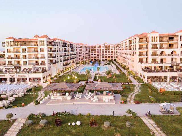 Gravity Hotel & Aqua Park