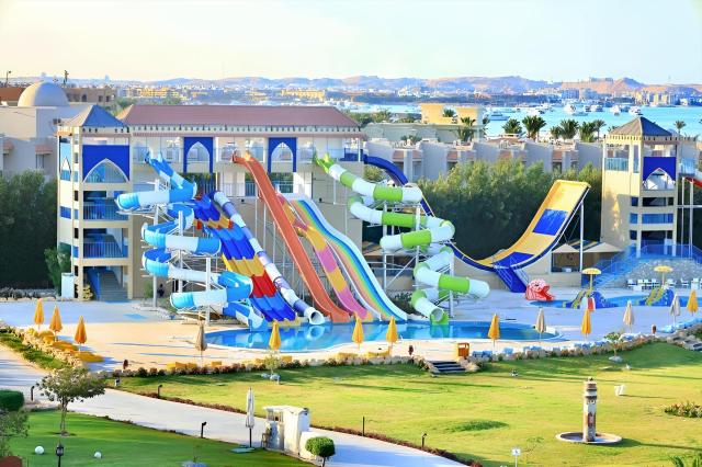 Gravity Hotel & Aqua Park