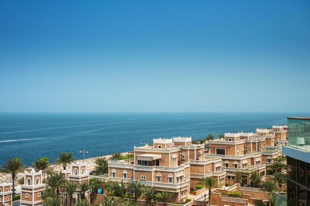 Th8 Palm Dubai Beach Resort