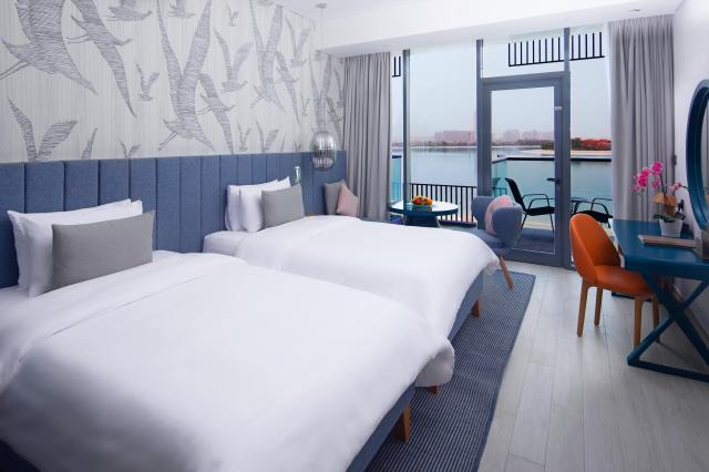 C Central Resort Palm