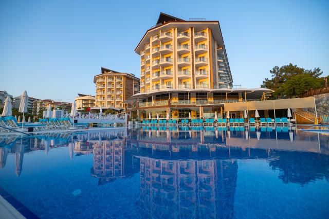 Ramada Resort By Wyndham Kusadasi 