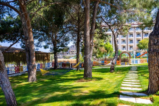 Ramada Resort By Wyndham Kusadasi 