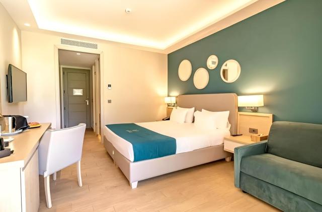 Almyros Beach Resort & Spa