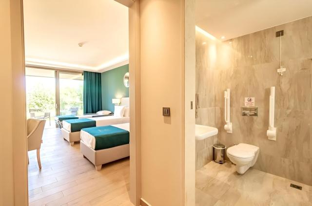 Almyros Beach Resort & Spa