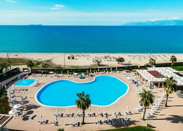 Almyros Beach Resort & Spa